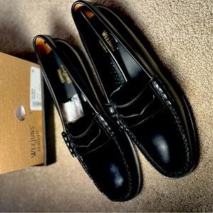 NWB - Size 10 Men’s Weejun Loafers - Black - never worn (bought wrong size)
